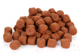 Pelety Coppens red halibut s dírkou - 1 Kg